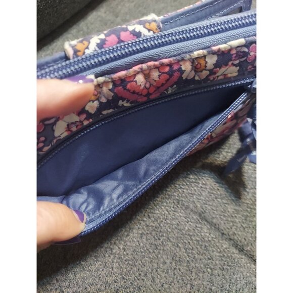 VERA BRADLEY RFID TURNLOCK WALLET‎ MAGENTA MEDALLIONS Rare - Picture 8 of 11